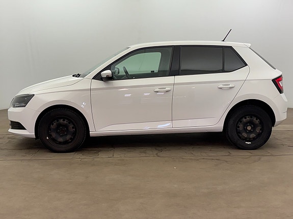 Skoda Fabia 3 of 5