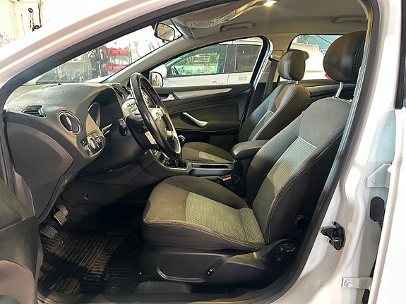 Ford Mondeo 10 of 12