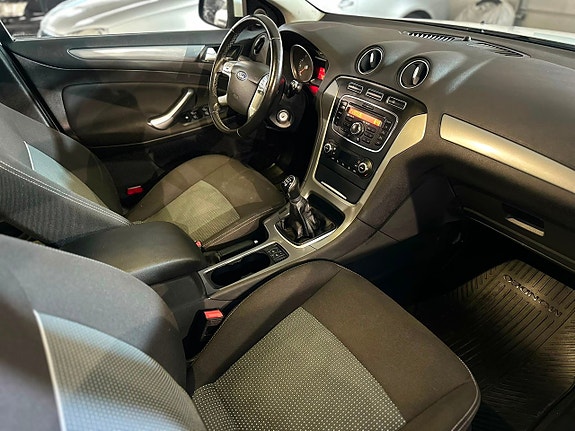 Ford Mondeo 7 of 12