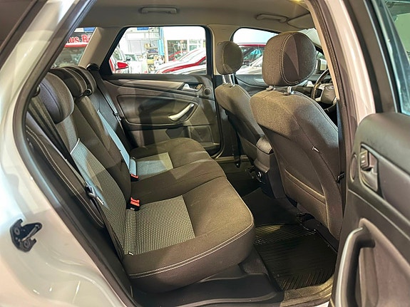 Ford Mondeo 8 of 12
