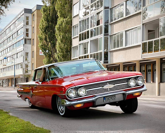 Chevrolet Impala 2 of 5