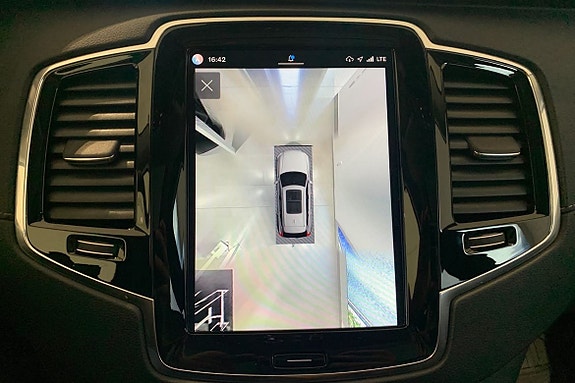 Volvo XC90 17 of 30