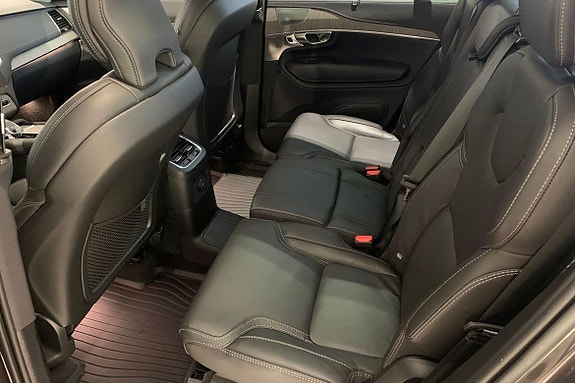 Volvo XC90 12 of 30