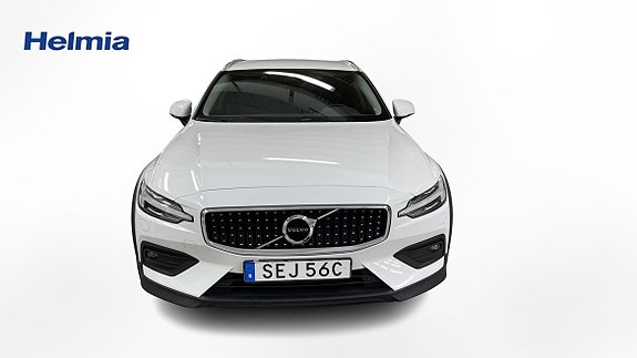 Volvo V60 Cross Country 6 of 11