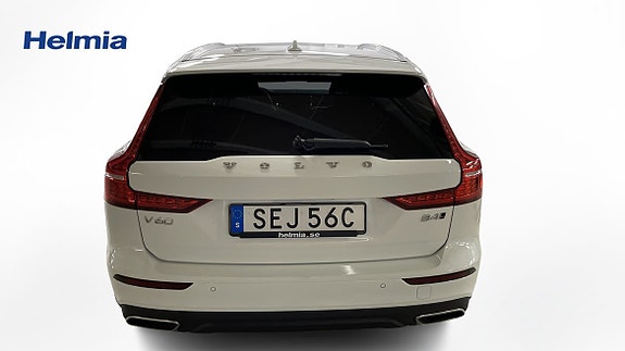 Volvo V60 Cross Country 3 of 5