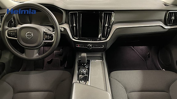 Volvo V60 Cross Country 9 of 11