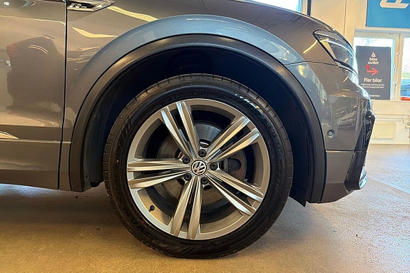 Volkswagen Tiguan 4 of 5