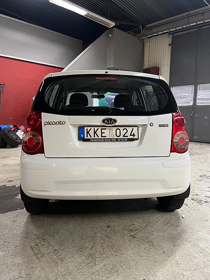 Kia Picanto 6 of 7