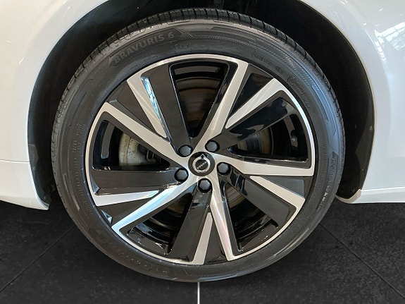 Volvo V90 10 of 16
