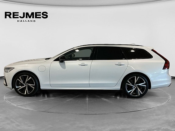 Volvo V90 3 of 5