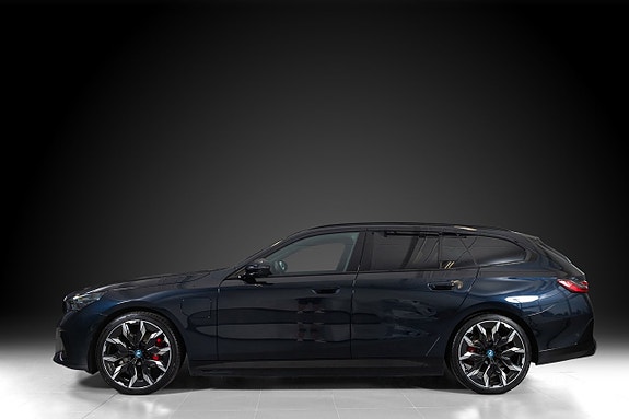 BMW 530e 3 of 5