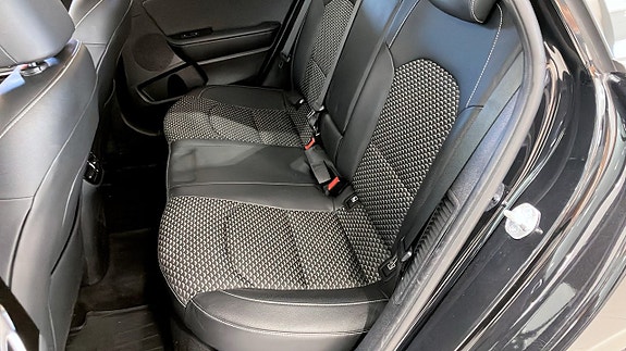 Kia Ceed 9 of 15