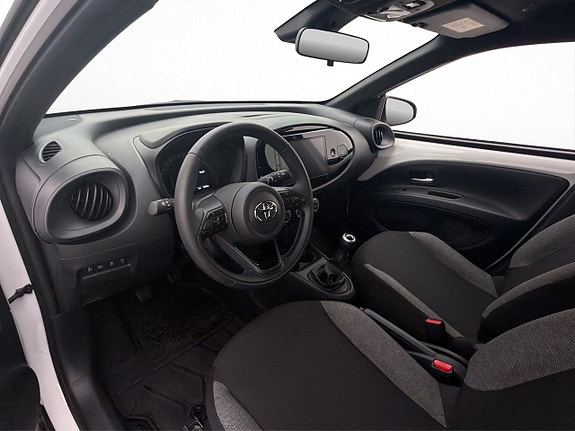 Toyota Aygo X 8 of 25