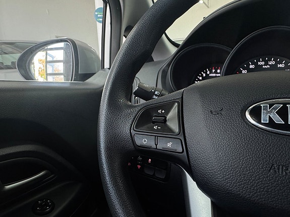 Kia Rio 10 of 23