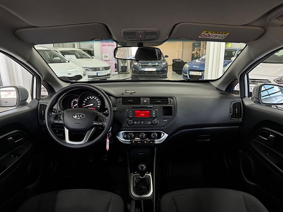 Kia Rio 7 of 23