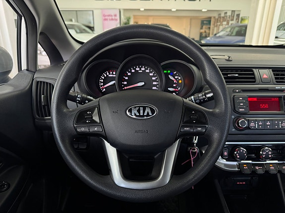 Kia Rio 8 of 23