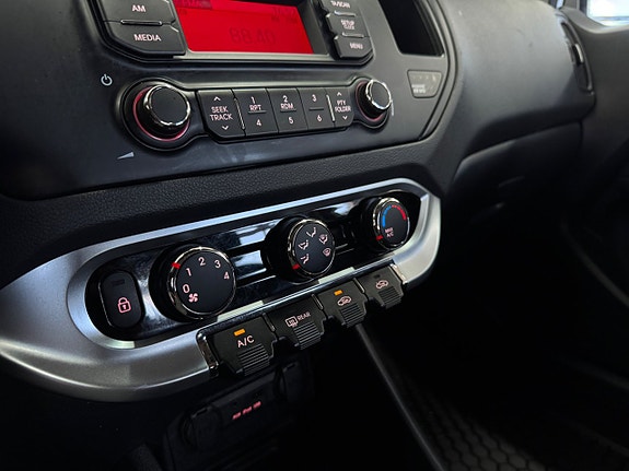 Kia Rio 15 of 23