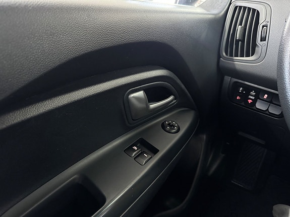 Kia Rio 12 of 23