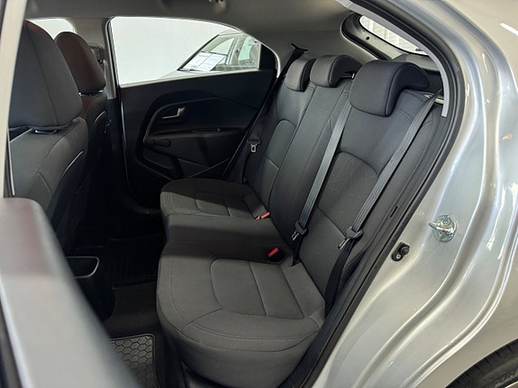 Kia Rio 19 of 23