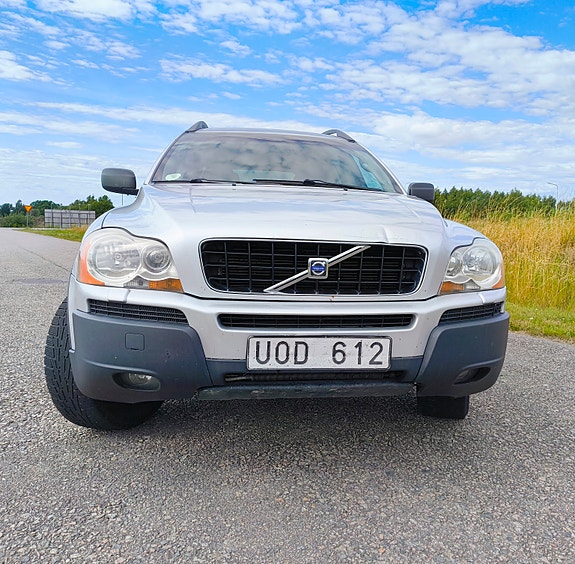 Volvo XC90 3 of 5