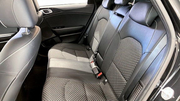 Kia Ceed 9 of 16