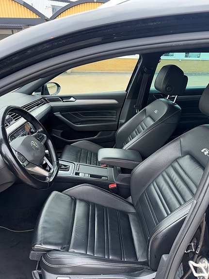 Volkswagen Passat 9 of 30