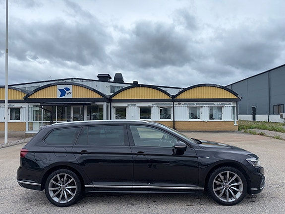 Volkswagen Passat 28 of 30