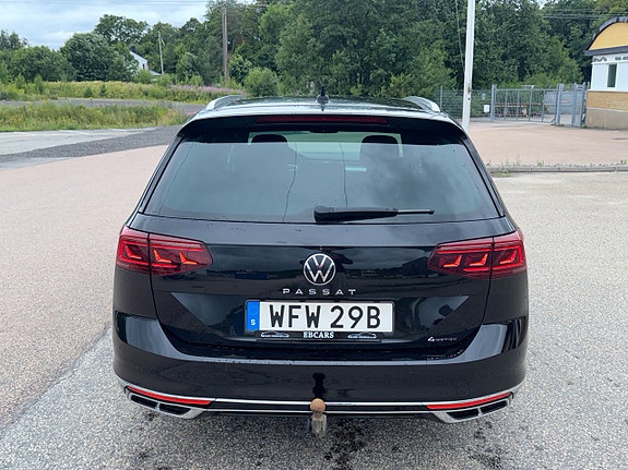 Volkswagen Passat 30 of 30