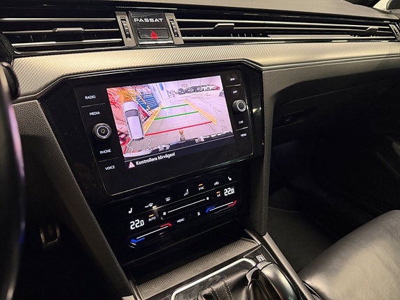 Volkswagen Passat 24 of 30