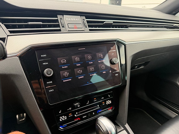 Volkswagen Passat 18 of 30