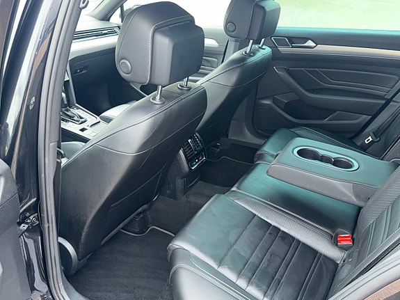 Volkswagen Passat 11 of 30