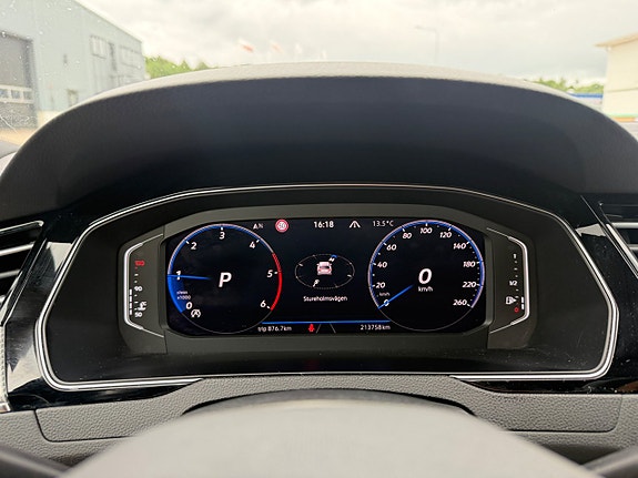 Volkswagen Passat 17 of 30