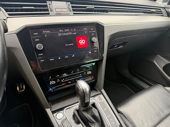 Volkswagen Passat 15 of 30