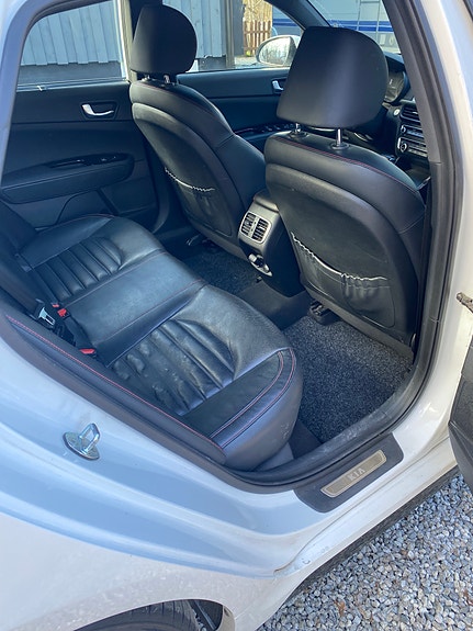 Kia Optima 8 of 12