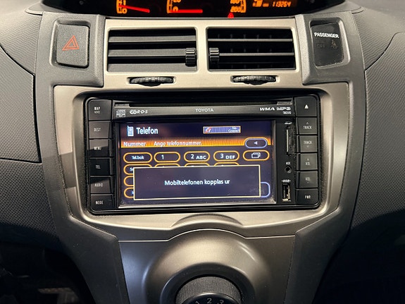 Toyota Yaris 16 of 19