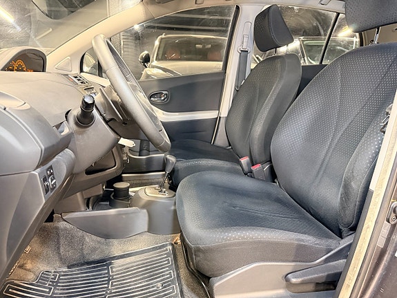 Toyota Yaris 10 of 19
