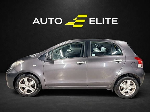 Toyota Yaris 2 of 19
