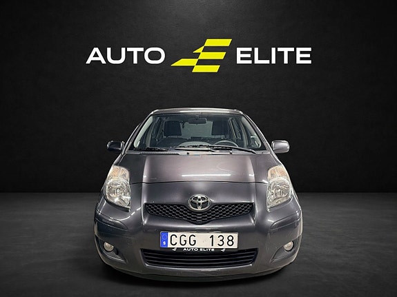 Toyota Yaris 8 of 19