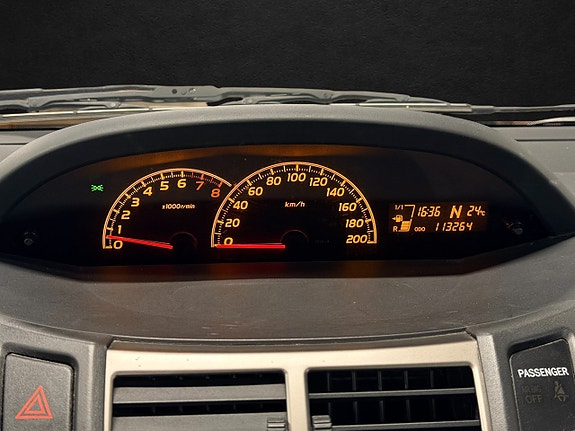 Toyota Yaris 14 of 19