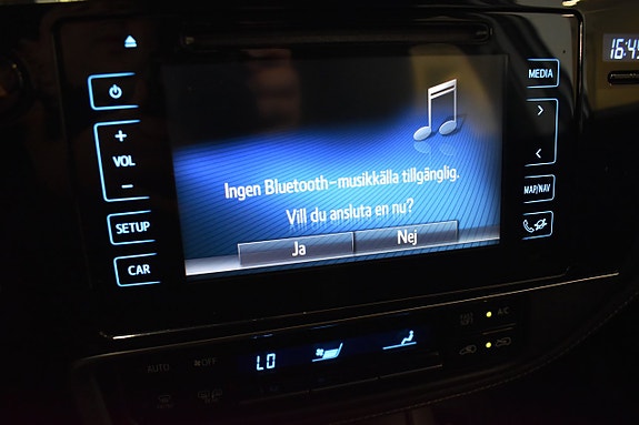 Toyota Auris 12 of 19