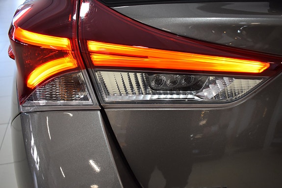 Toyota Auris 16 of 19