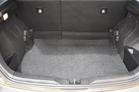 Toyota Auris 5 of 19