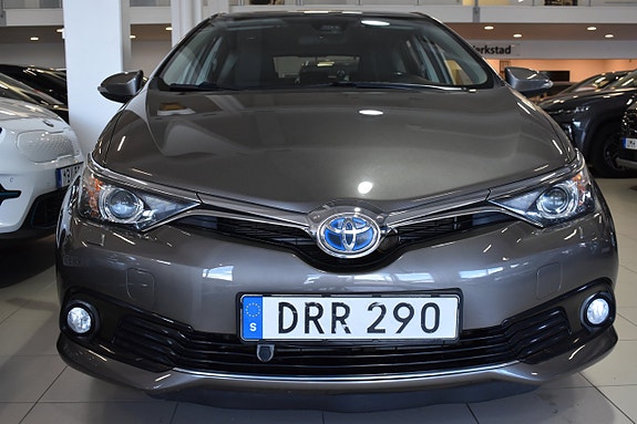 Toyota Auris 2 of 19