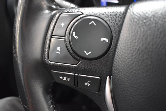 Toyota Auris 14 of 19