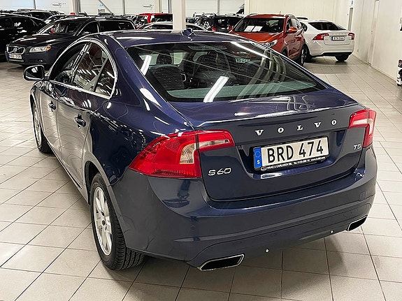 Volvo S60 3 of 5