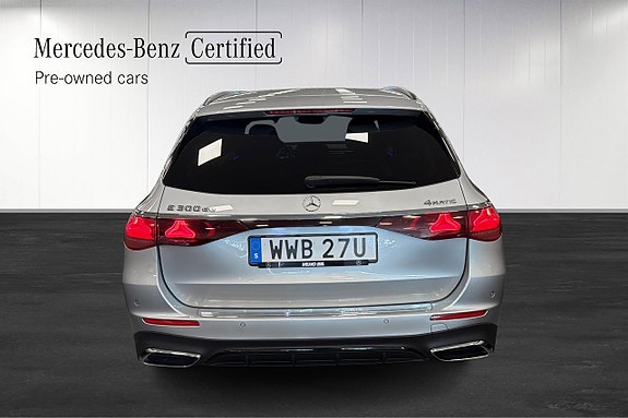 Mercedes-Benz E300 de 13 of 16