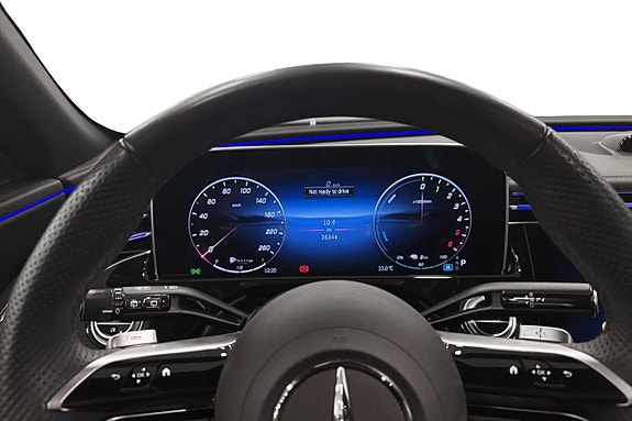 Mercedes-Benz E300 de 6 of 16