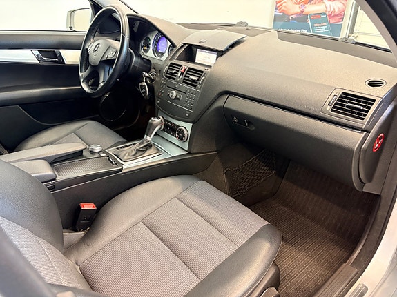 Mercedes-Benz C180 16 of 30