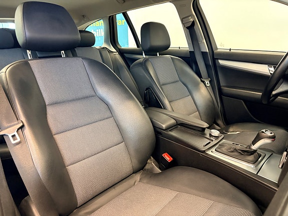 Mercedes-Benz C180 19 of 30
