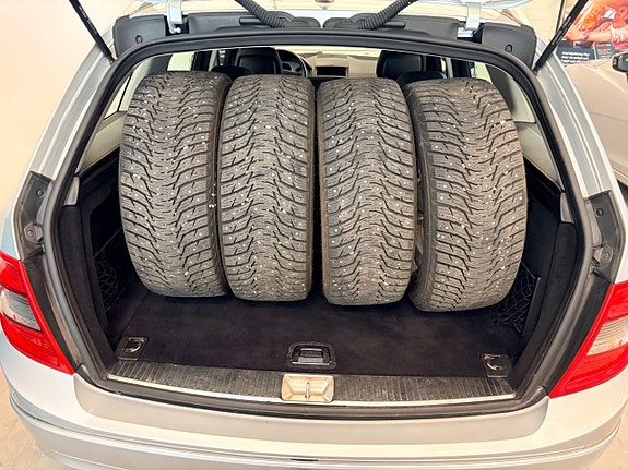 Mercedes-Benz C180 12 of 30